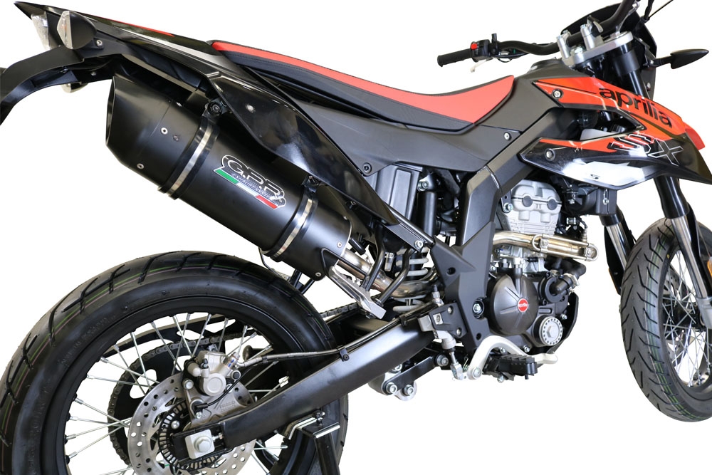 Pot echappement compatible avec Aprilia Sx 125 2018-2020, Furore Nero, Pot echappement racing,silencieux avec db killer et des tuyaux de liaison sans homologation 