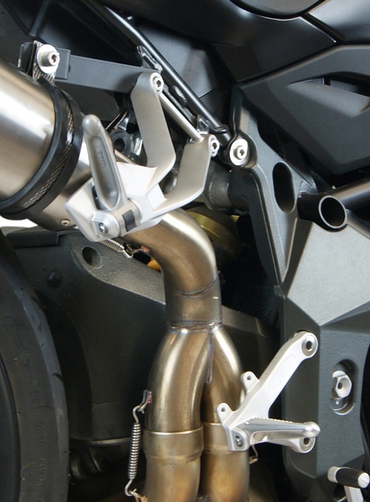 Pot echappement compatible avec Mv Agusta Brutale 990 R 2010-2011, M3 Titanium Natural, Échappement légal, homologué,silencieux avec db killer amovible et tuyau de liaison spécifique 