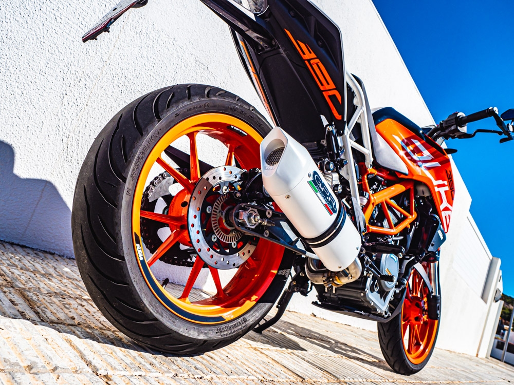 Pot echappement compatible avec Ktm Duke 390 2017-2020, Albus Evo4, Échappement légal, homologué,silencieux avec db killer amovible et tuyau de liaison spécifique 