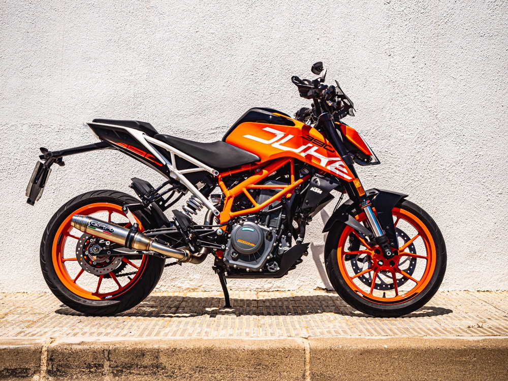 Pot echappement compatible avec Ktm Duke 390 2013-2016, Deeptone Inox, Échappement légal, homologué,silencieux avec db killer amovible et tuyau de liaison spécifique 