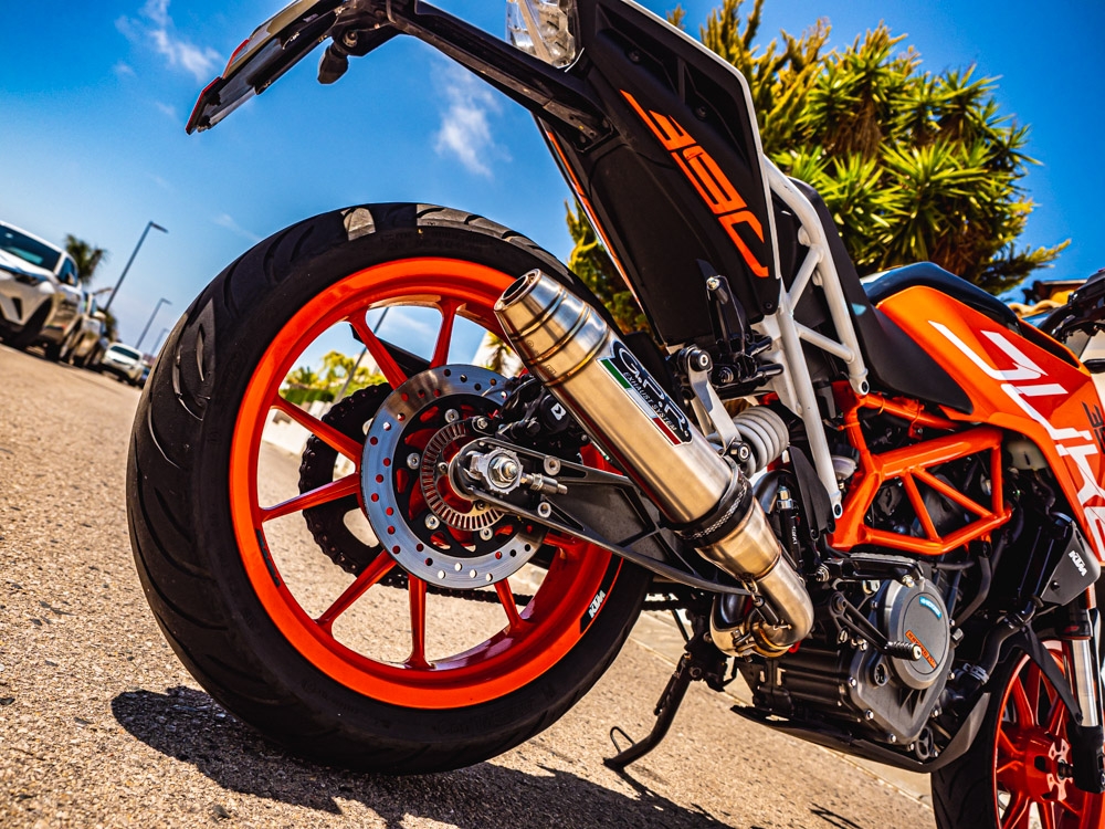 Pot echappement compatible avec Ktm Duke 390 2017-2020, Deeptone Inox, Échappement légal, homologué,silencieux avec db killer amovible et tuyau de liaison spécifique 