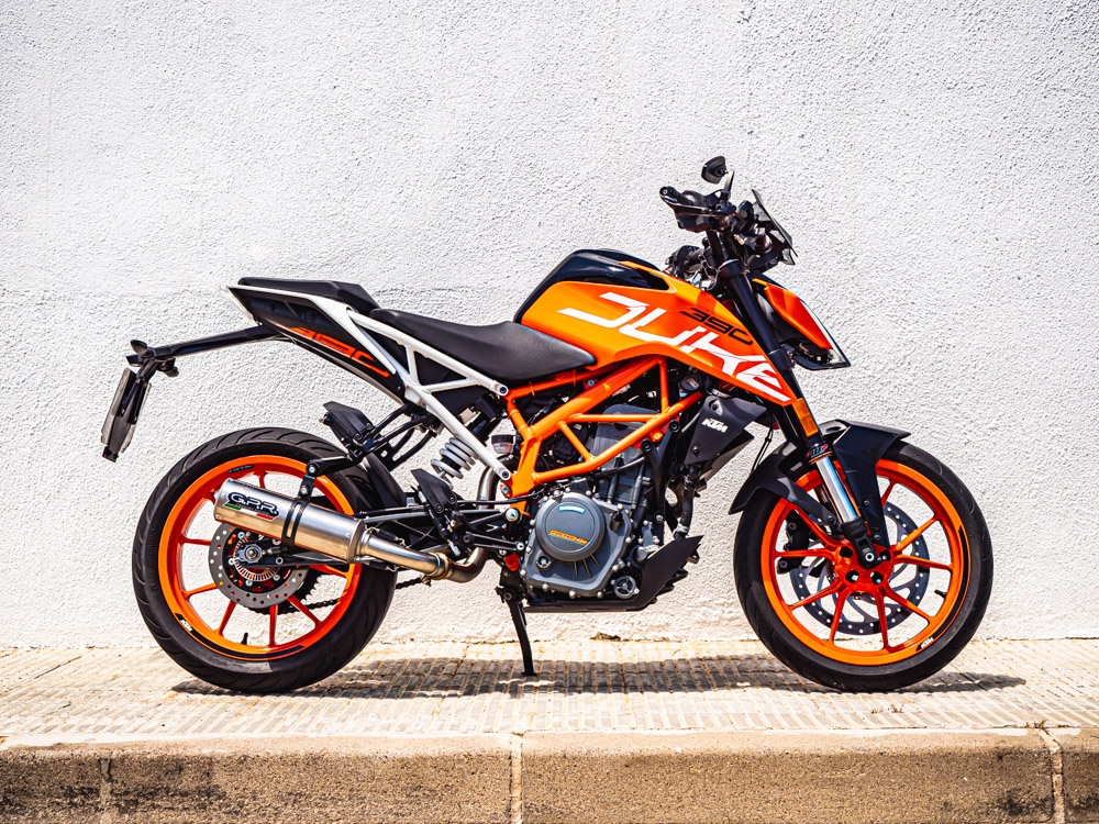 Pot echappement compatible avec Ktm Duke 390 2017-2020, M3 Inox , Pot échappement racing, avec les tuyaux de liaison, article sans homologation 