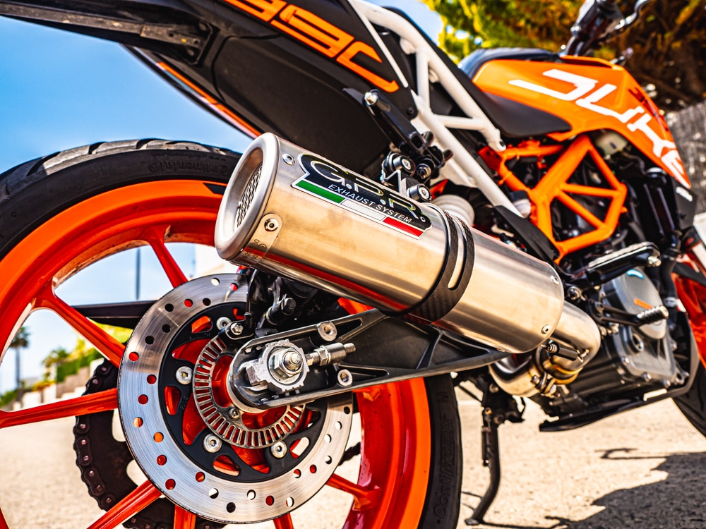 Pot echappement compatible avec Ktm Duke 390 2017-2020, M3 Inox , Pot échappement racing, avec les tuyaux de liaison, article sans homologation 