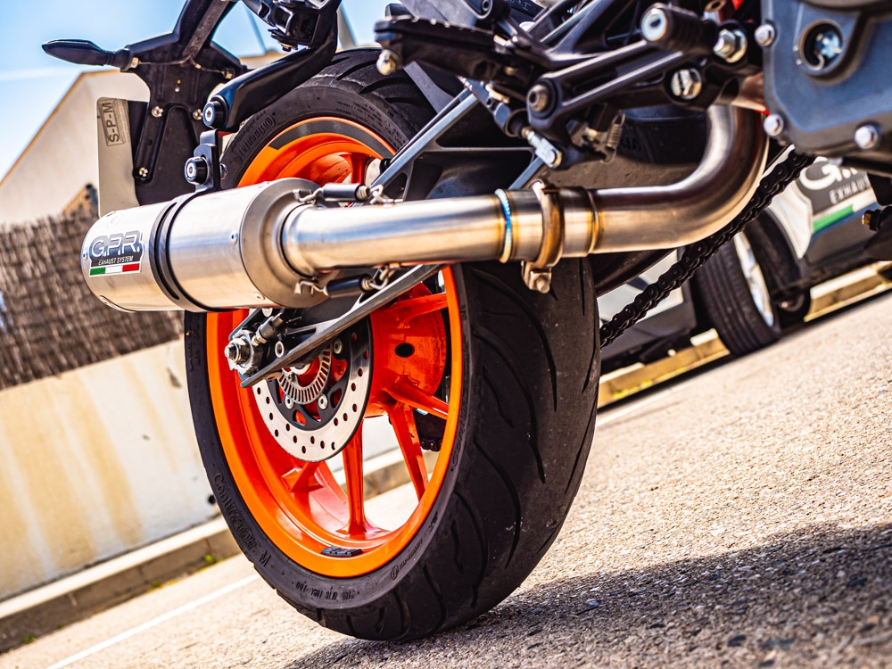 Pot echappement compatible avec Ktm Duke 390 2017-2020, M3 Inox , Pot échappement racing, avec les tuyaux de liaison, article sans homologation 