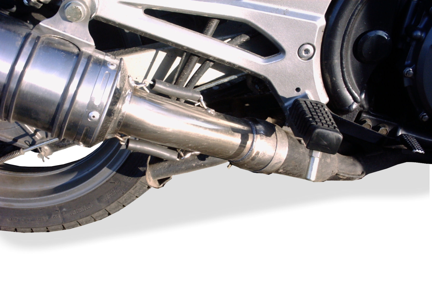 Pot echappement compatible avec Kawasaki ER 5 1996-2006, Trioval, Échappement légal, homologué,silencieux avec db killer amovible et tuyau de liaison spécifique 
