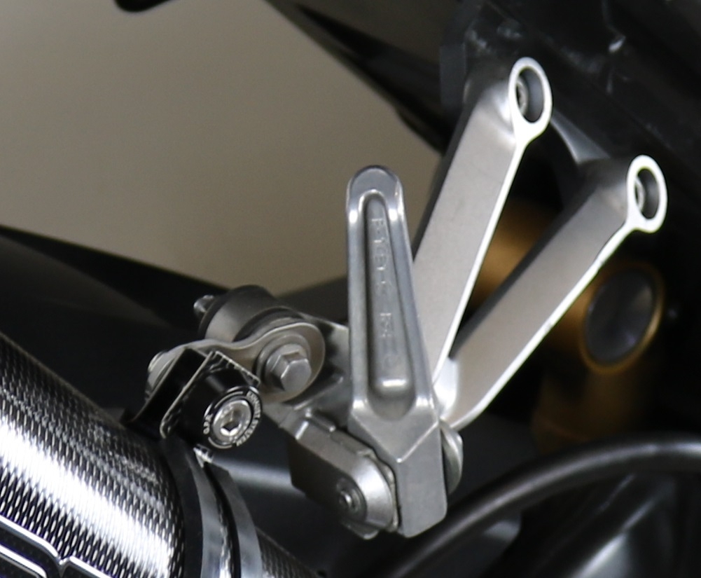 Pot echappement compatible avec Kawasaki ZX-10R 2004-2005, M3 Inox , Échappement légal, homologué,silencieux avec db killer amovible et tuyau de liaison spécifique 