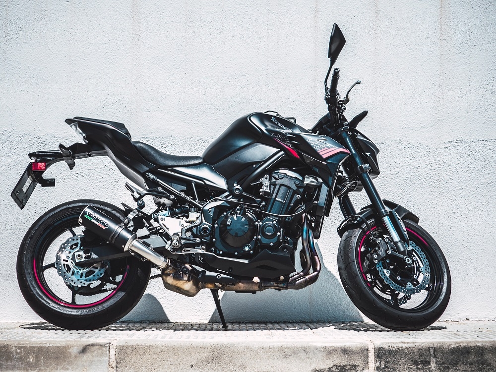 Pot echappement compatible avec Kawasaki Z 900 E 2020-2024, M3 Black Titanium, Échappement légal, homologué,silencieux avec db killer amovible et tuyau de liaison spécifique 