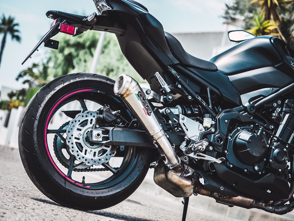 Pot echappement compatible avec Kawasaki Z 900 E 2017-2020, Powercone Evo, Échappement légal, homologué,silencieux avec db killer amovible et tuyau de liaison spécifique 