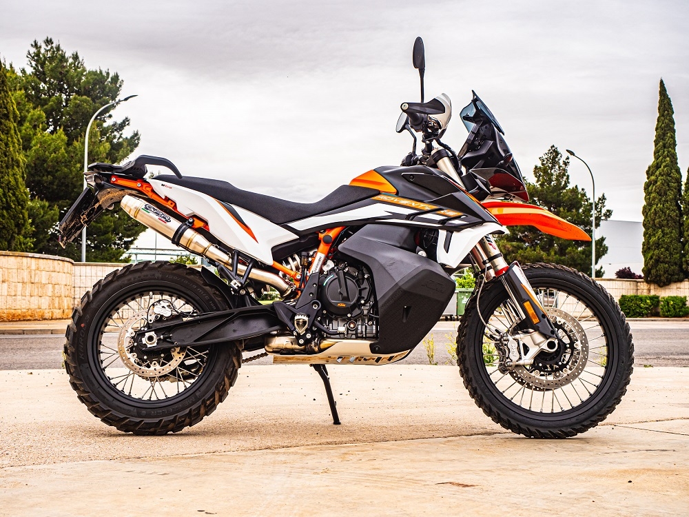 Pot echappement compatible avec Ktm Adventure 890 2021-2024, Deeptone Inox, Échappement légal, homologué,silencieux avec db killer amovible et tuyau de liaison spécifique 