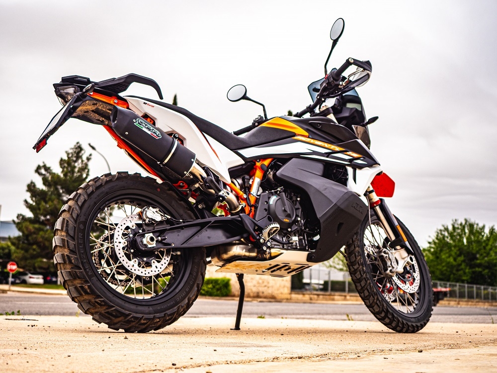 Pot echappement compatible avec Husqvarna Norden 901 2022-2024, Furore Evo4 Nero, Échappement légal, homologué,silencieux avec db killer amovible et tuyau de liaison spécifique 
