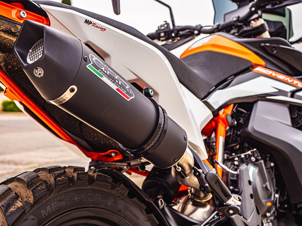 GPR pot echappement compatible avec  Ktm Adventure 890 2020-2024, New Grand Prix Evo Black Titanium, Échappement légal, homologué,silencieux avec db killer amovible et tuyau de liaison spécifique 