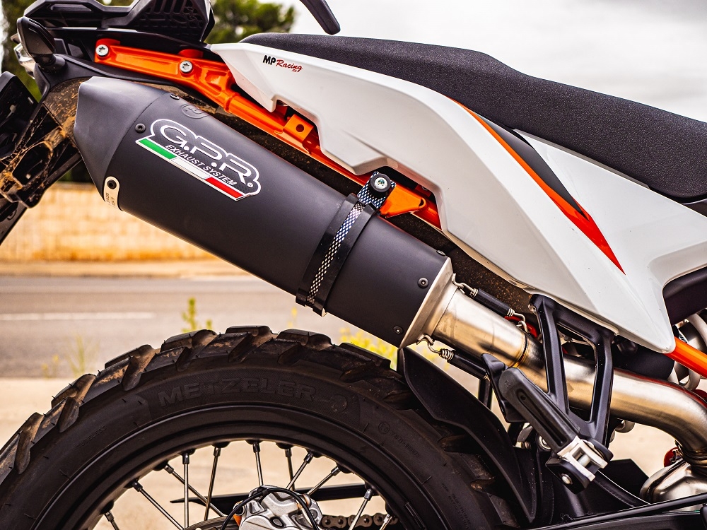 GPR pot echappement compatible avec  Ktm Adventure 890 2020-2024, New Grand Prix Evo Black Titanium, Échappement légal, homologué,silencieux avec db killer amovible et tuyau de liaison spécifique 