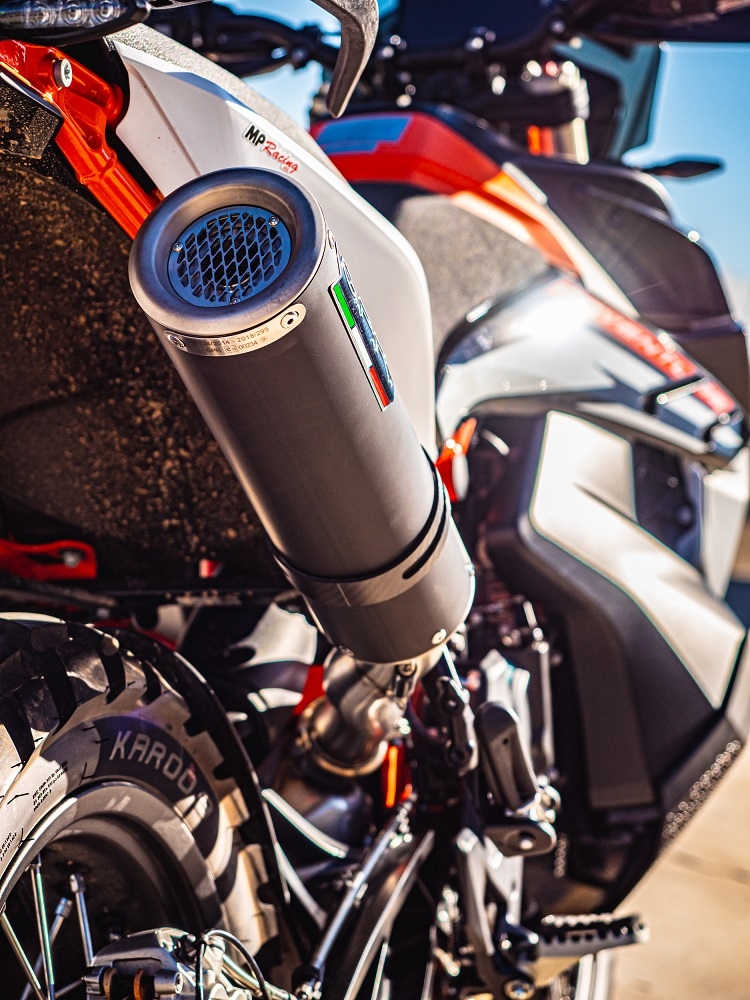 Pot echappement compatible avec Husqvarna Norden 901 2022-2024, M3 Black Titanium, Échappement légal, homologué,silencieux avec db killer amovible et tuyau de liaison spécifique 