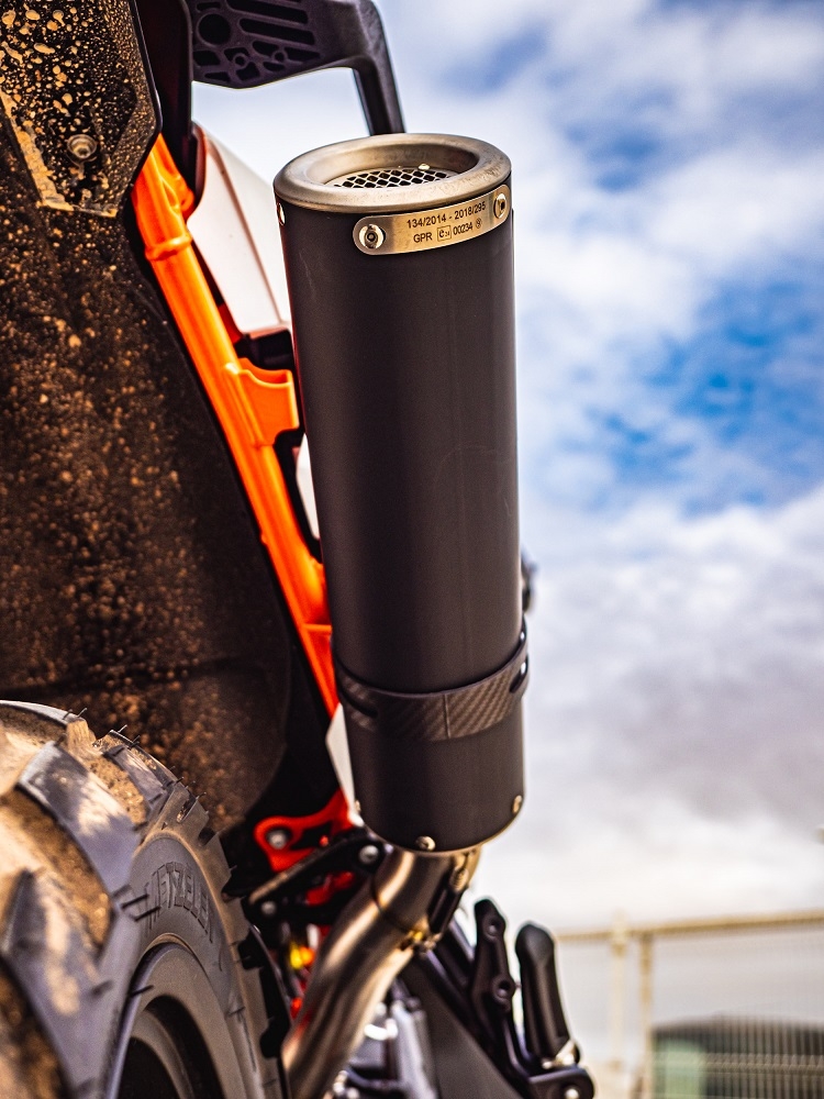 Pot echappement compatible avec Husqvarna Norden 901 2022-2024, M3 Black Titanium, Échappement légal, homologué,silencieux avec db killer amovible et tuyau de liaison spécifique 
