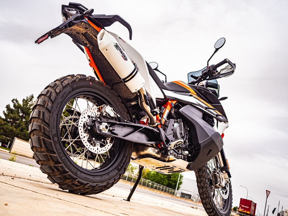 Pot echappement compatible avec Ktm SMT 890 2023-2024, Albus Evo4, Échappement légal, homologué,silencieux avec db killer amovible et tuyau de liaison spécifique 