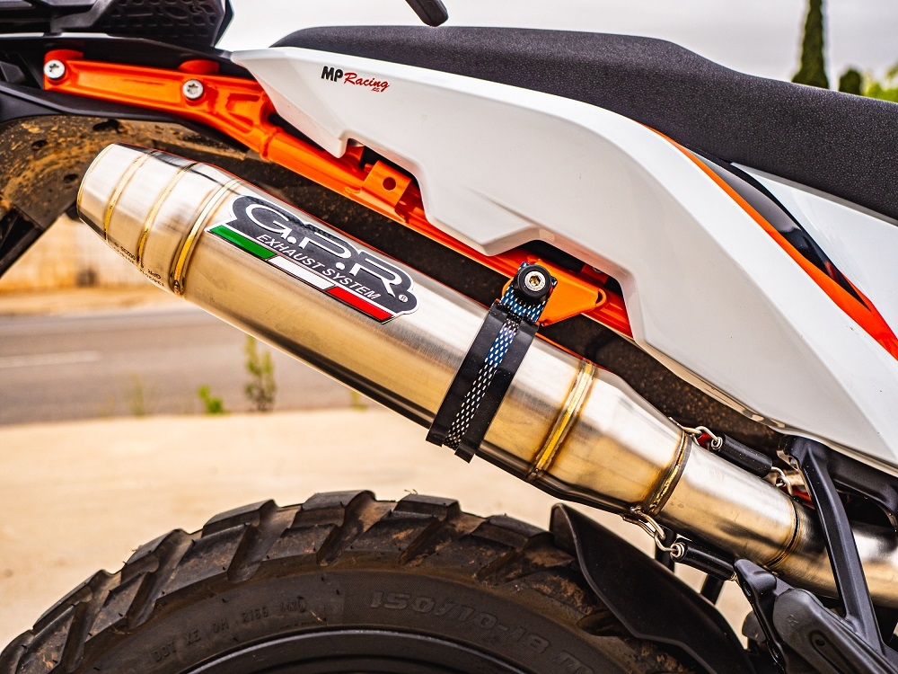 Pot echappement compatible avec Ktm Adventure 890 2021-2024, Deeptone Inox, Échappement légal, homologué,silencieux avec db killer amovible et tuyau de liaison spécifique 