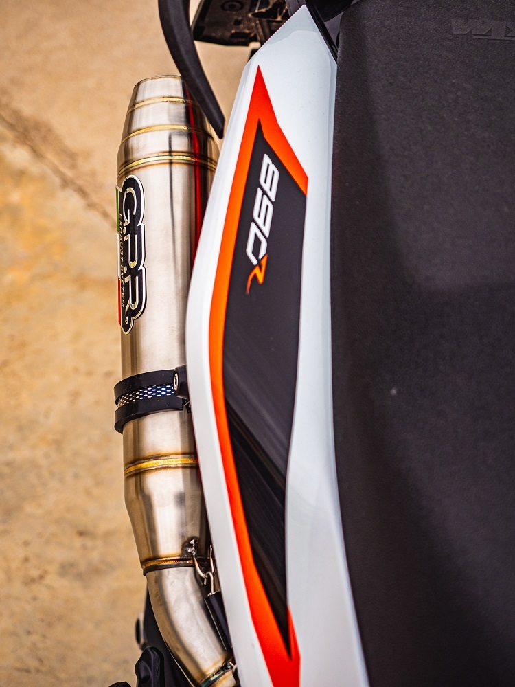Pot echappement compatible avec Ktm Duke 890 2021-2024, Deeptone Inox, Échappement légal, homologué,silencieux avec db killer amovible et tuyau de liaison spécifique 