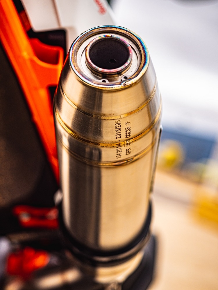 Pot echappement compatible avec Ktm Adventure 890 2021-2024, Deeptone Inox, Échappement légal, homologué,silencieux avec db killer amovible et tuyau de liaison spécifique 