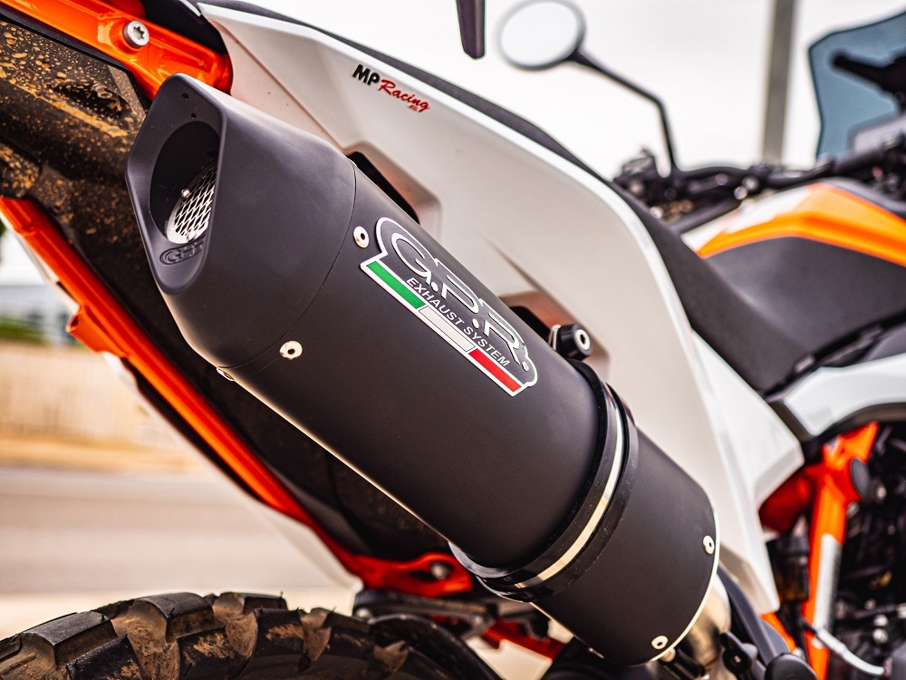 Pot echappement compatible avec Husqvarna Norden 901 2022-2024, Furore Evo4 Nero, Échappement légal, homologué,silencieux avec db killer amovible et tuyau de liaison spécifique 