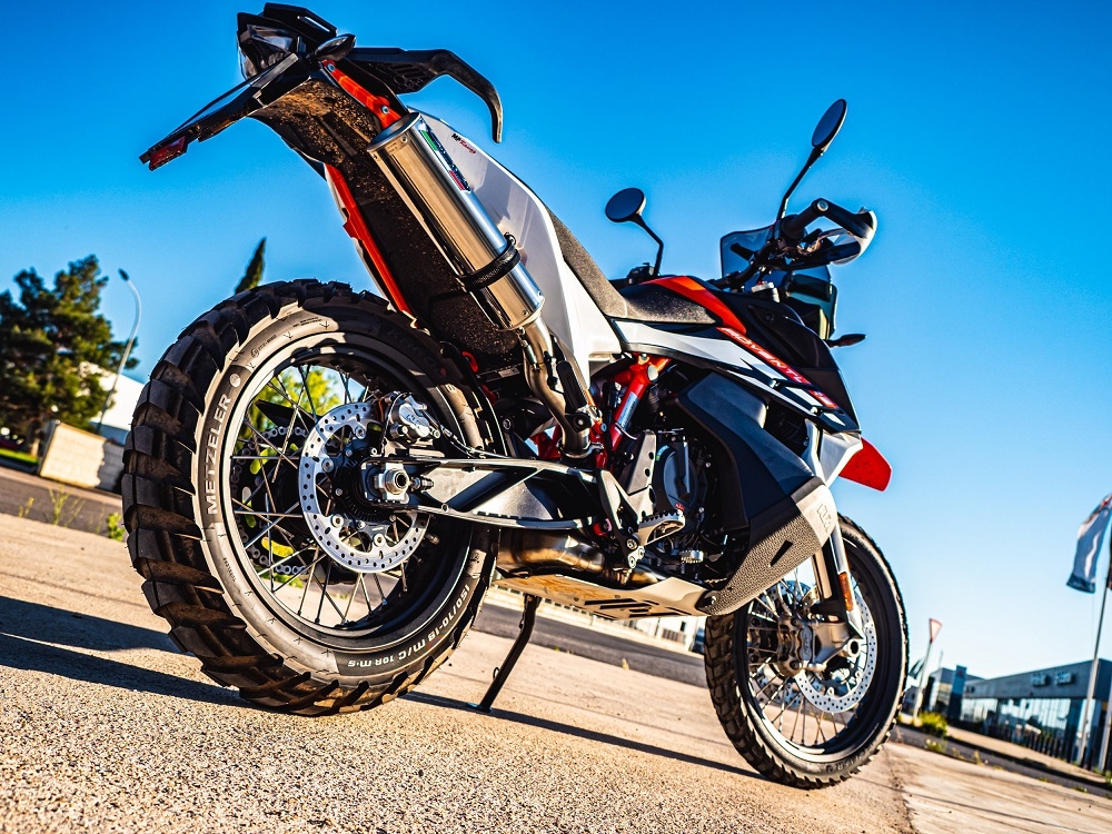 Pot echappement compatible avec Husqvarna Norden 901 2022-2024, M3 Inox , Pot échappement racing, avec les tuyaux de liaison, article sans homologation 