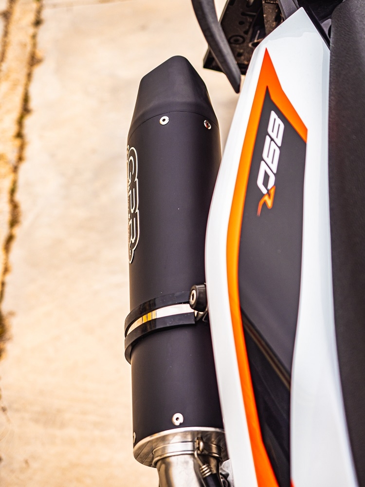 Pot echappement compatible avec Ktm Duke 890 2021-2024, Furore Evo4 Nero, Échappement légal, homologué,silencieux avec db killer amovible et tuyau de liaison spécifique 