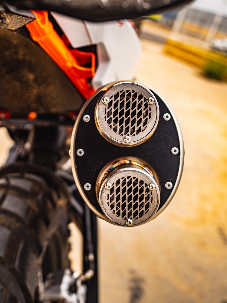 Pot echappement compatible avec Ktm Duke 890 2021-2024, Dual Poppy, Échappement légal, homologué,silencieux avec db killer amovible et tuyau de liaison spécifique 