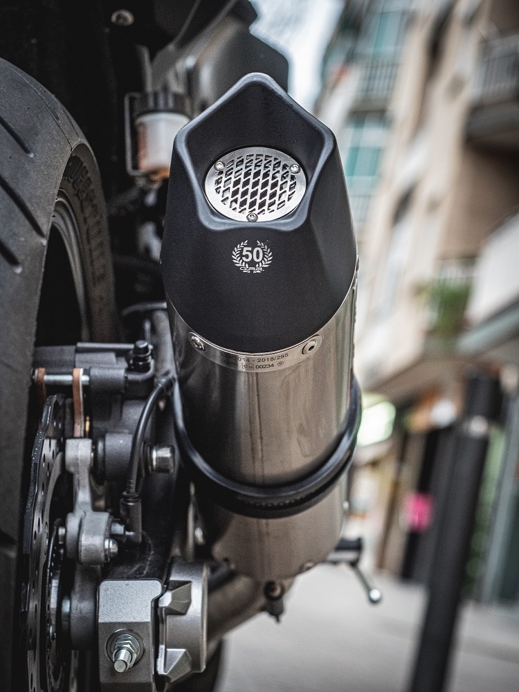 Pot echappement compatible avec Yamaha Mt-07 2017-2020, Gpe Ann. titanium, Pot d'échappement complet racing, compris de collecteur et db killer amovible, sans homologation 