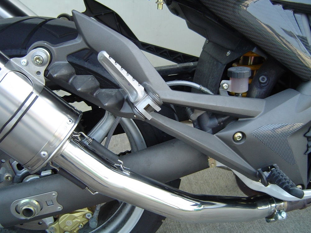 Pot echappement compatible avec Cagiva Raptor 1000 2000-2003, Trioval, Paire de pot d'échappement homologuées, livrées avec db killer amovible et raccords spécifiques 