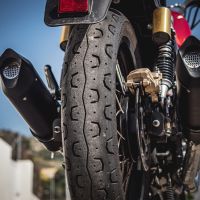 Pot echappement compatible avec Royal Enfield Interceptor 650 2019-2020, Furore Evo4 Nero, Paire de pot d'échappement homologuées, livrées avec db killer amovible, catalyseurs et raccords spécifiques 