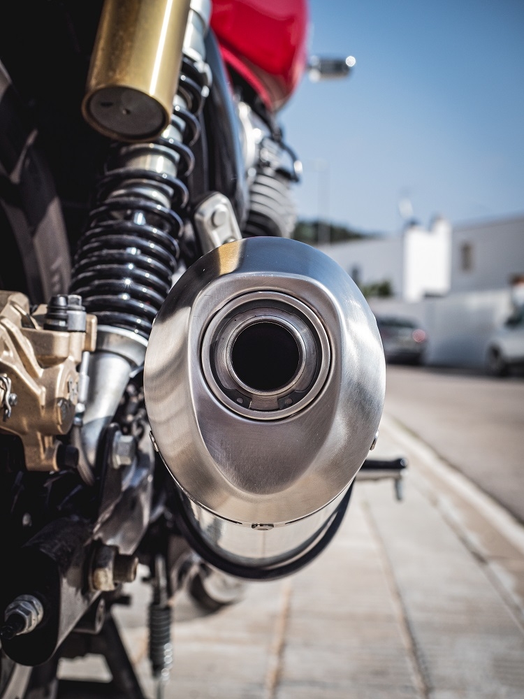 Pot echappement compatible avec Royal Enfield Continental 650 2021-2024, Satinox, Paire de pot d'échappement homologuées, livrées avec db killer amovible, catalyseurs et raccords spécifiques 