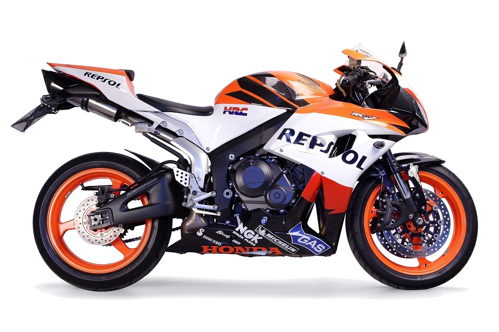 Pot echappement compatible avec Honda Cbr 600 Rr 2005-2006, Tiburon Titanium, Échappement légal, homologué,silencieux avec db killer amovible et tuyau de liaison spécifique 
