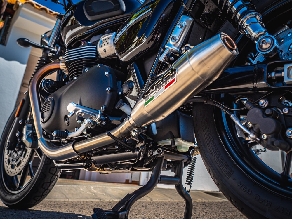 Pot echappement compatible avec Triumph Street Twin 900 2020-2021, Deeptone Inox, Paire de pot d'échappement homologuées, livrées avec db killer amovible et raccords spécifiques 