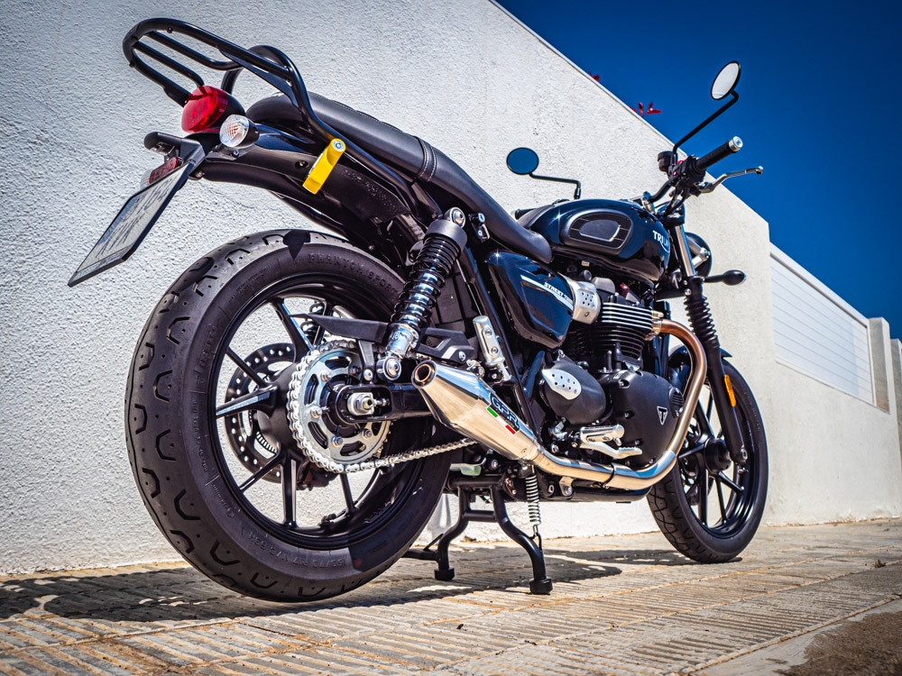 Pot echappement compatible avec Triumph Street Twin 900 2020-2021, Vintacone, Paire de pot d'échappement homologuées, livrées avec db killer amovible et raccords spécifiques 