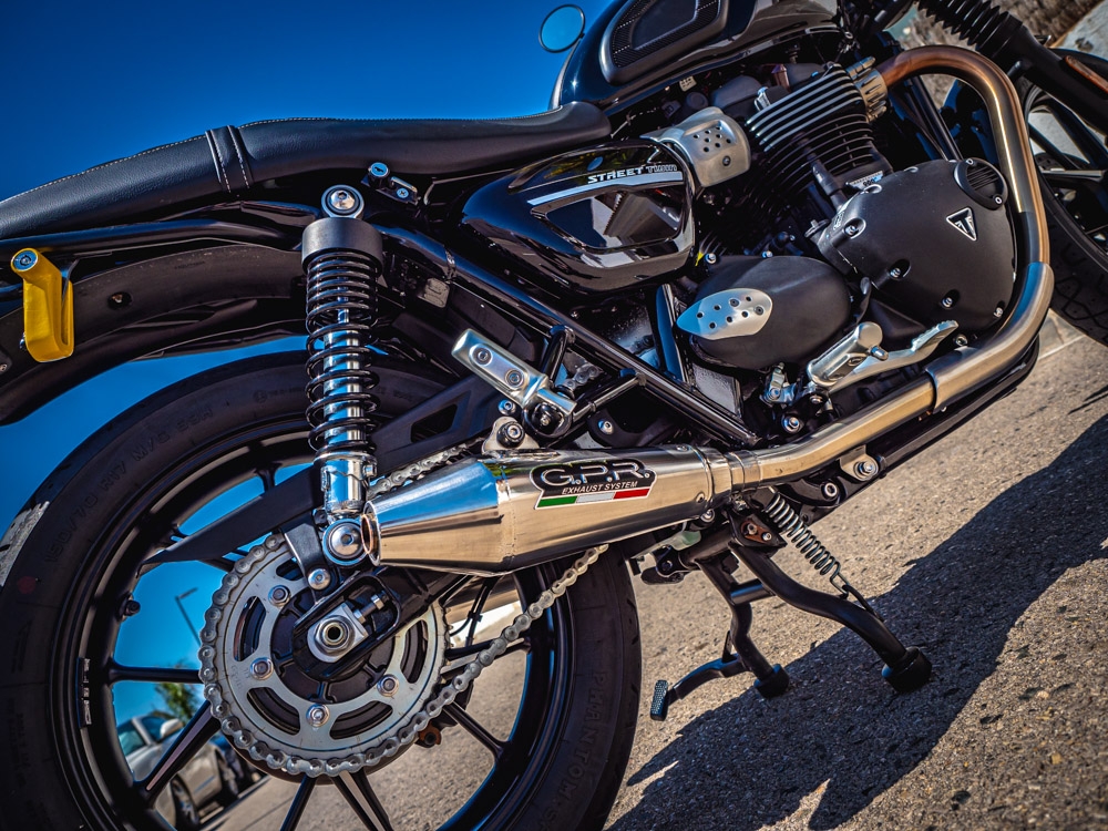 Pot echappement compatible avec Triumph Street Twin 900 2020-2021, Vintacone, Paire de pot d'échappement homologuées, livrées avec db killer amovible et raccords spécifiques 