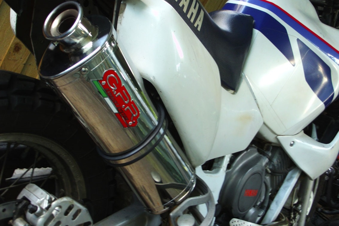 Pot echappement compatible avec Yamaha Xtz 750 Supertenere 1989-1997, Trioval, Échappement légal, homologué,silencieux avec db killer amovible et tuyau de liaison spécifique 