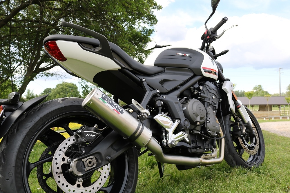Pot echappement compatible avec Triumph Trident 660 2021-2024, M3 Titanium Natural, Homologué et légal, système d'échappement complet avec catalyseur et db killer amovible 