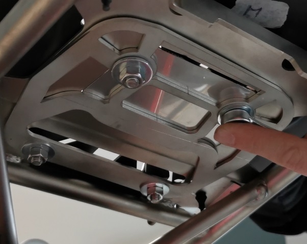 Top case en aluminium, couleur noire avec plaque spécifique incluse Top-case GPR TECH compatible avec  Aprilia Tuareg 660 2021/2024 e5