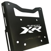 Top case en aluminium, couleur argent e avec plaque spécifique incluse, compatible uniquement avec le porte-bagages d'origine BMW, si la moto n'en possède pas, il ne peut pas être installé. Top-case GPR TECH compatible avec  Bmw S 1000 XR - M 2020/2024 e5