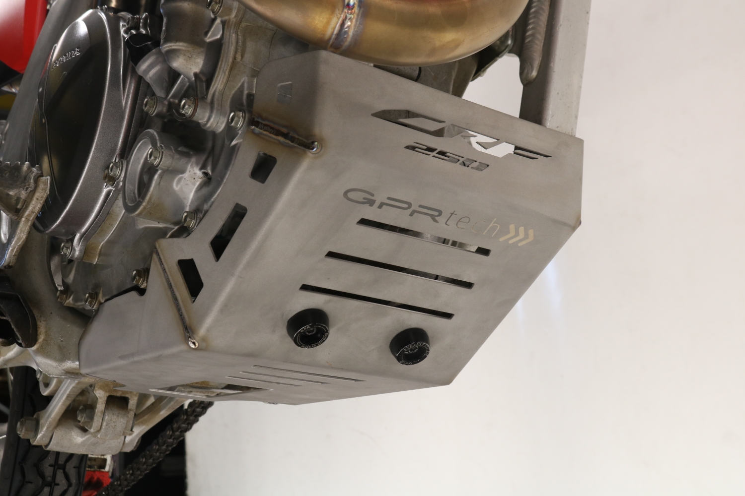 Sabot moteur en titane GPR TECH compatible avec  Benelli Trk 502 X 2021/2024 e5
