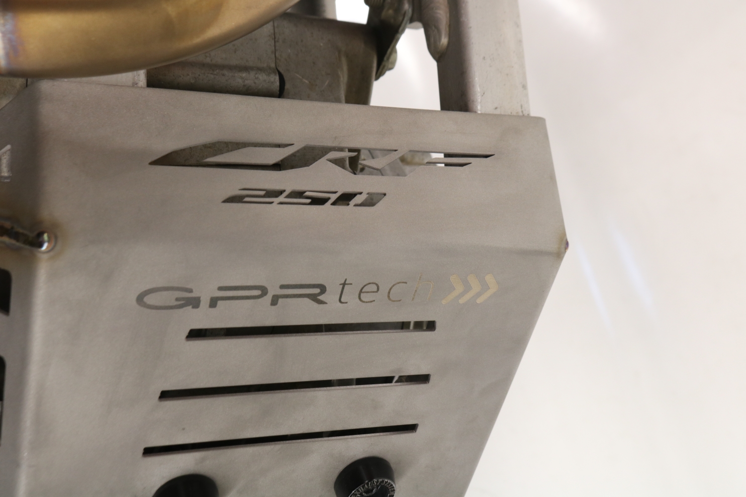 Sabot moteur en titane GPR TECH compatible avec  Benelli Trk 502 X 2021/2024 e5