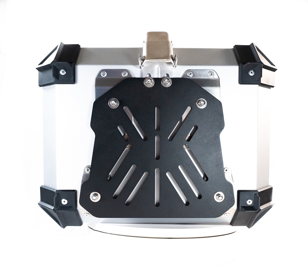 GPR TECH TOP CASE ALPI-TECH 55 LT. ARGENT Top case en aluminium, avec Dossier souple, couleur argent avec plaque universelle incluse Capacité Litres 55