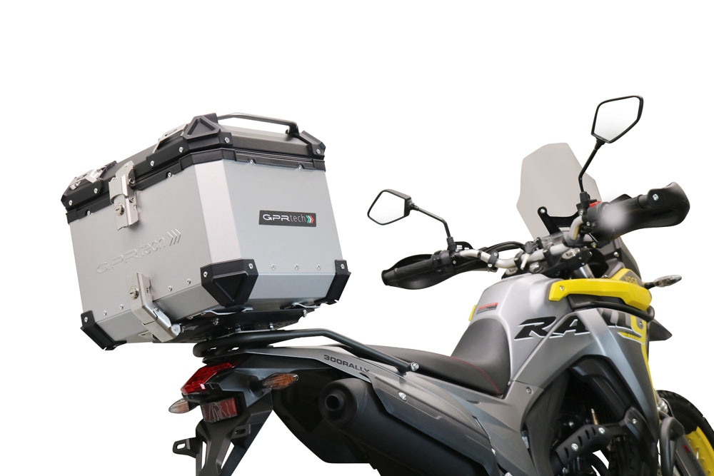 Top case en aluminium, couleur argent avec plaque spécifique incluse Top-case GPR TECH compatible avec  Voge 300Rally 2022/2024 e5