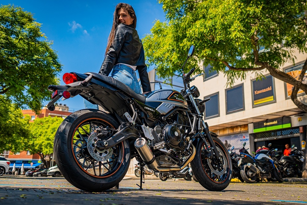 Pot echappement compatible avec Kawasaki Z 650 RS 2021-2023, M3 Inox , Silencieux homologué pour bruit, échappement complet avec catalyseur et db killer 