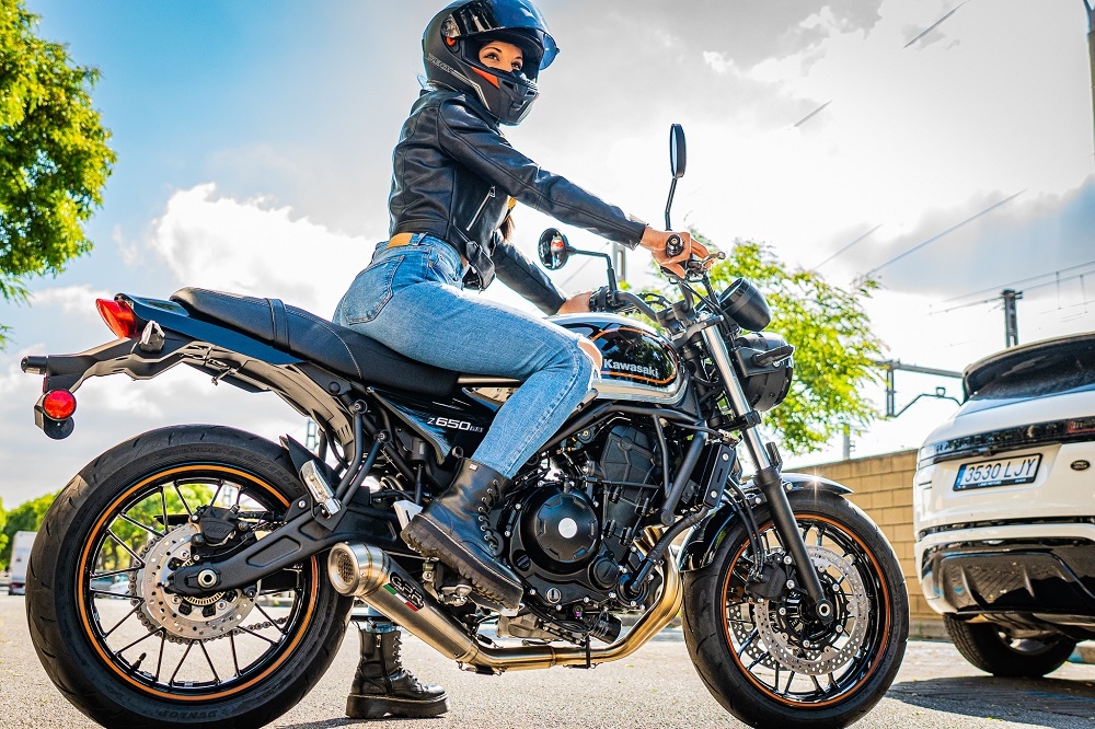 Pot echappement compatible avec Kawasaki Z 650 RS 2021-2023, Powercone Evo, Pot echappement racing, ligne complet, fourni avec collecteur spécifique, article sans homologation 