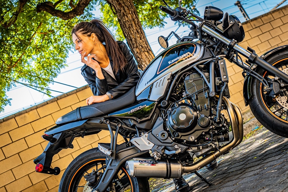 Pot echappement compatible avec Kawasaki Z 650 RS 2021-2023, Satinox, Silencieux homologué pour bruit, échappement complet avec catalyseur et db killer 