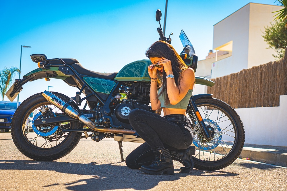 Pot echappement compatible avec Royal Enfield Himalayan 410 Diam.36mm 2017-2020, Deeptone Inox, Pot échappement racing, avec les tuyaux de liaison, article sans homologation 