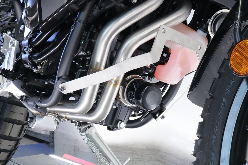 Pot echappement compatible avec Yamaha Tenere 700 2021-2024, Decatalizzatore + Paracoppa Titanio, Décatalyseur plus plaque de protection moteur en titane 