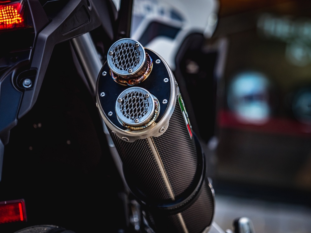 Pot echappement compatible avec Triumph Tiger 850 2020-2024, Dual Poppy, Échappement légal, homologué,silencieux avec db killer amovible et tuyau de liaison spécifique 