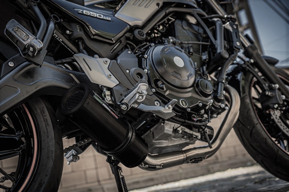 Pot echappement compatible avec Kawasaki Z 650 RS 2021-2023, M3 Black Titanium, Silencieux homologué pour bruit, échappement complet avec catalyseur et db killer 