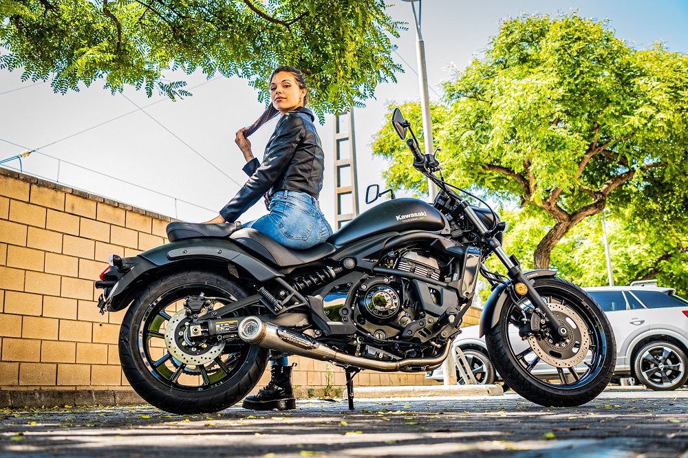 Pot echappement compatible avec Kawasaki Vulcan 650 S 2017-2020, Powercone Evo, Homologué et légal, système d'échappement complet avec catalyseur et db killer amovible 